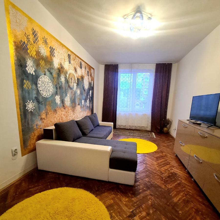 Mural Art Apartament เปโตรชานิ ภายนอก รูปภาพ